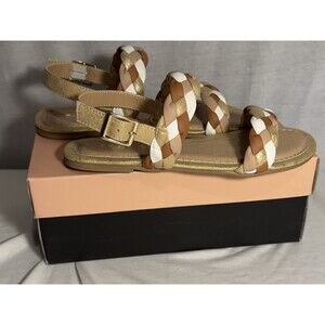 NEW NIB Girls BCBG Della Kids Sandals Size 4 Summer Tan White Gold